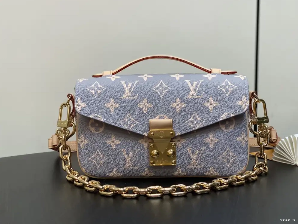 First bag ru METIS LOUIS EAST VUITTON POCHETTE WEST 0406